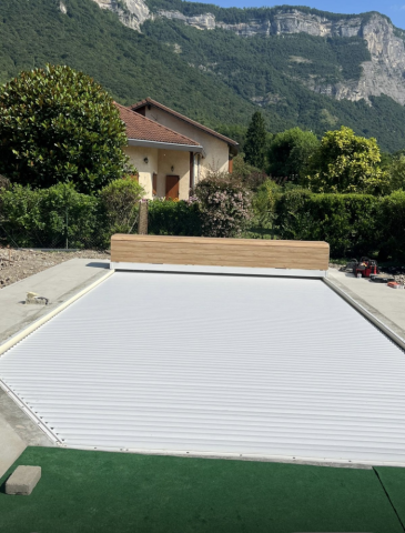 Volet hors sol banc fermé