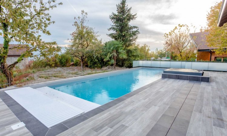 Piscine à Saint-Nazaire-Les-Eymes