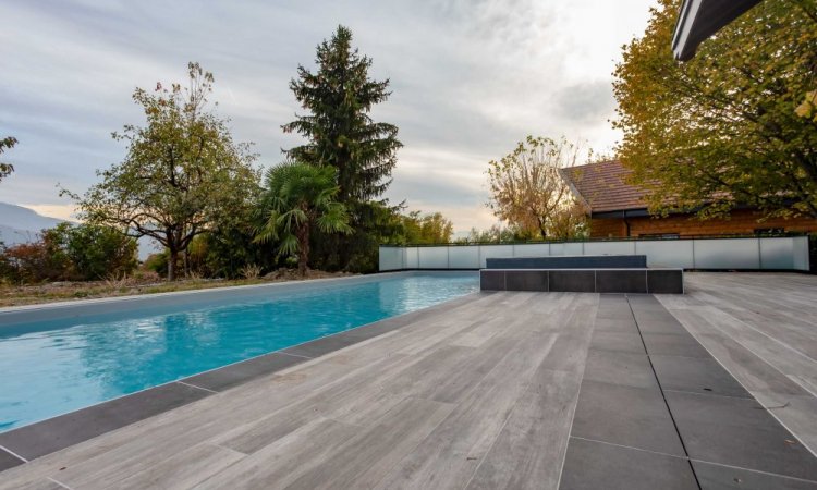 Piscine à Saint-Nazaire-Les-Eymes